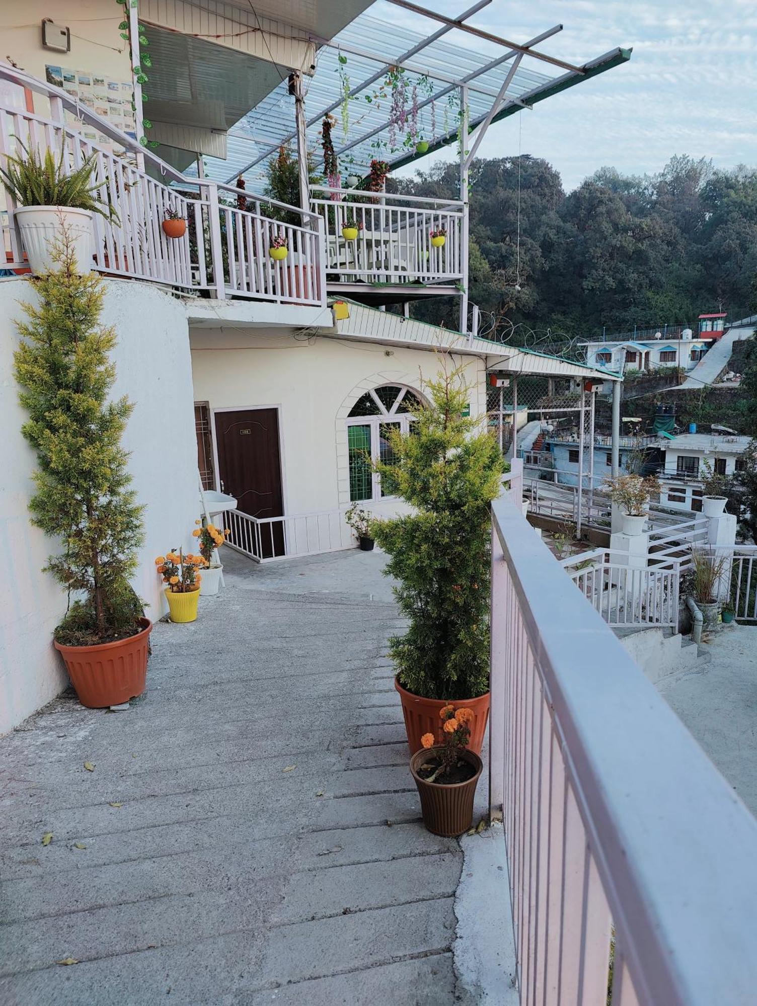 Golden Oak Villa Mussoorie Exterior photo